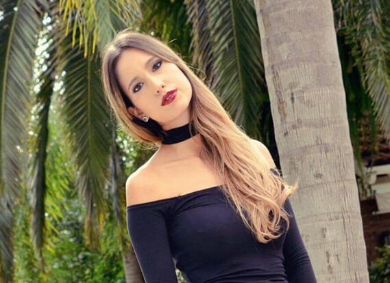 Camila1